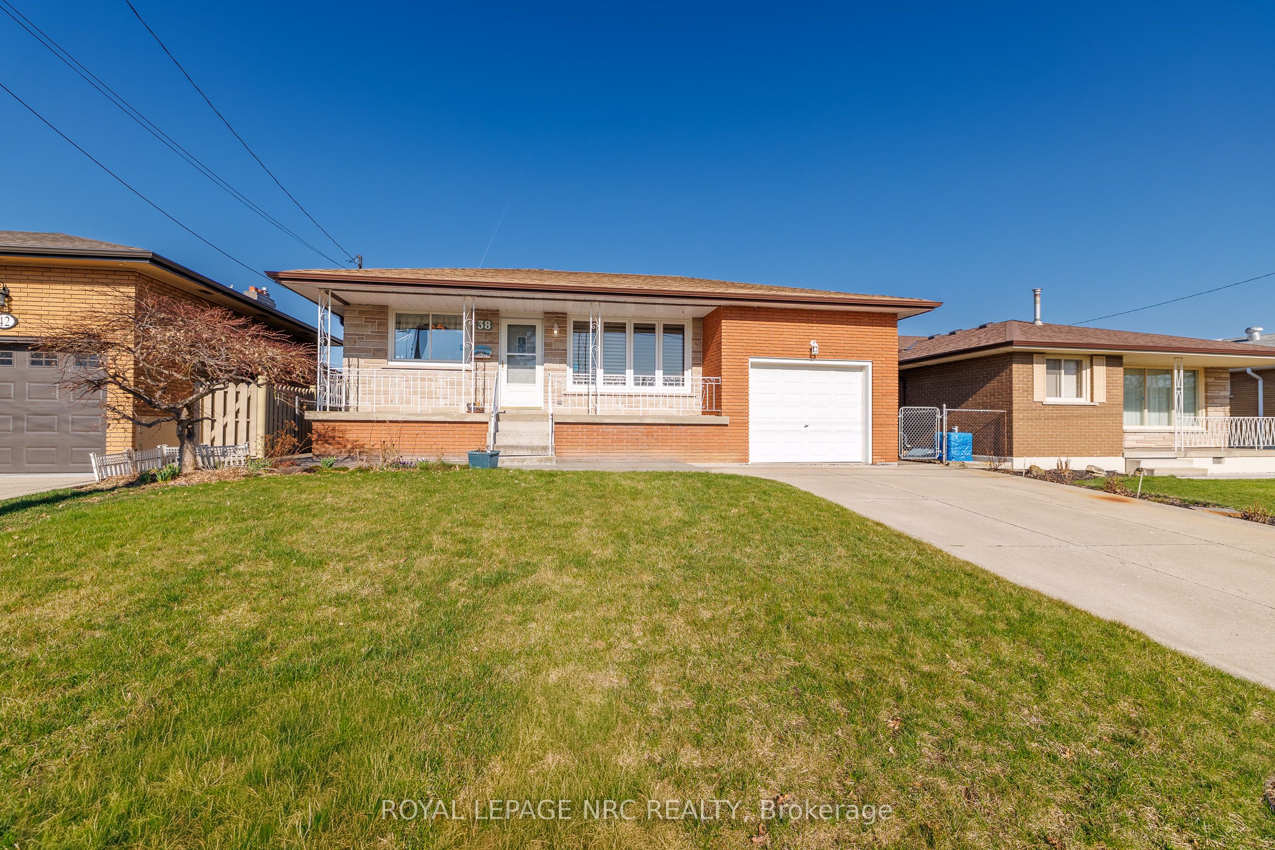 38 Rivercrest Road, Hamilton, ON, L8E 1M9