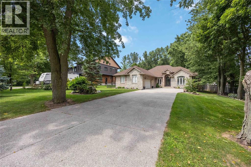 2056 Blackwell Road, Sarnia, ON