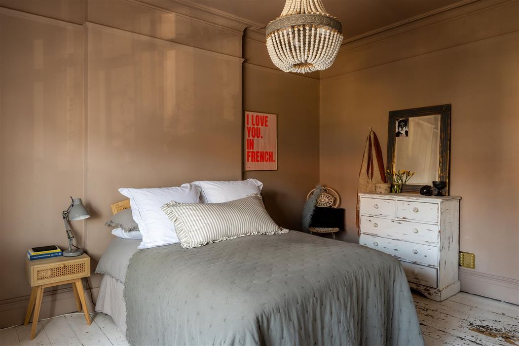 Additional image 21 of 4 bed semi-detached house for saleEarlswood Road, Redhill RH1