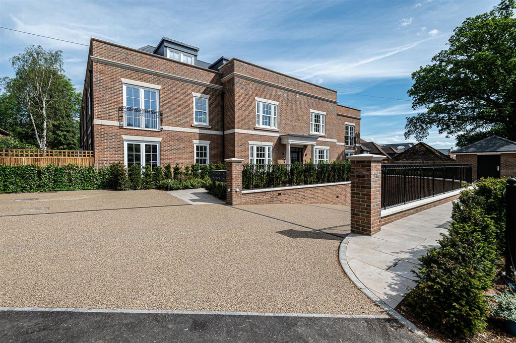 2 bed flat for saleWatford Road, Radlett WD7