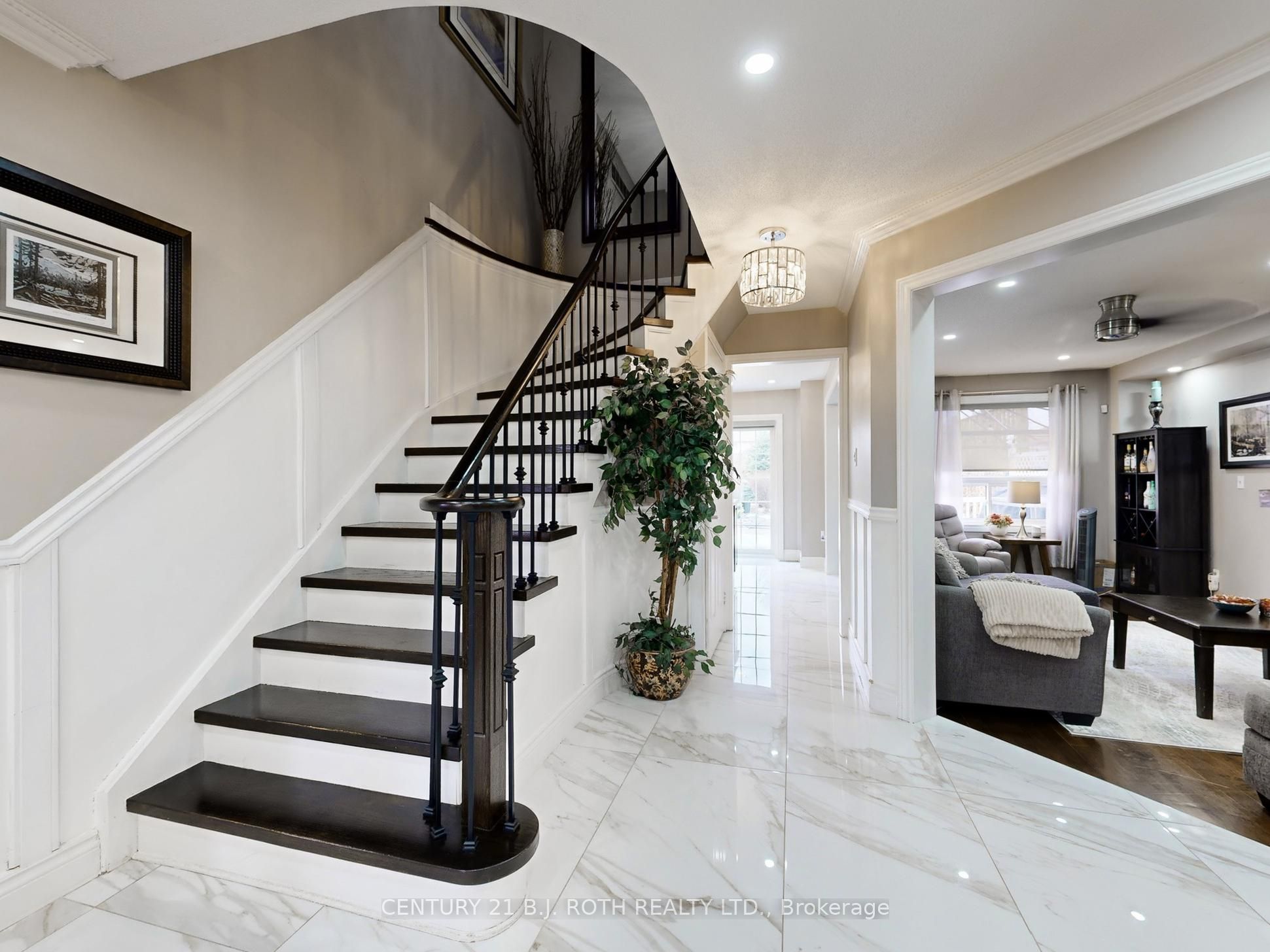 14 Round Leaf Court, Barrie, ON, L4N 9N3 photo 4