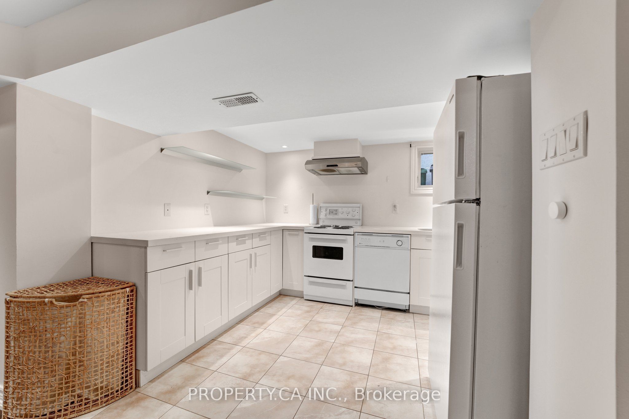 493 Winnette Avenue, Toronto, ON, M6C 3M6 photo 5