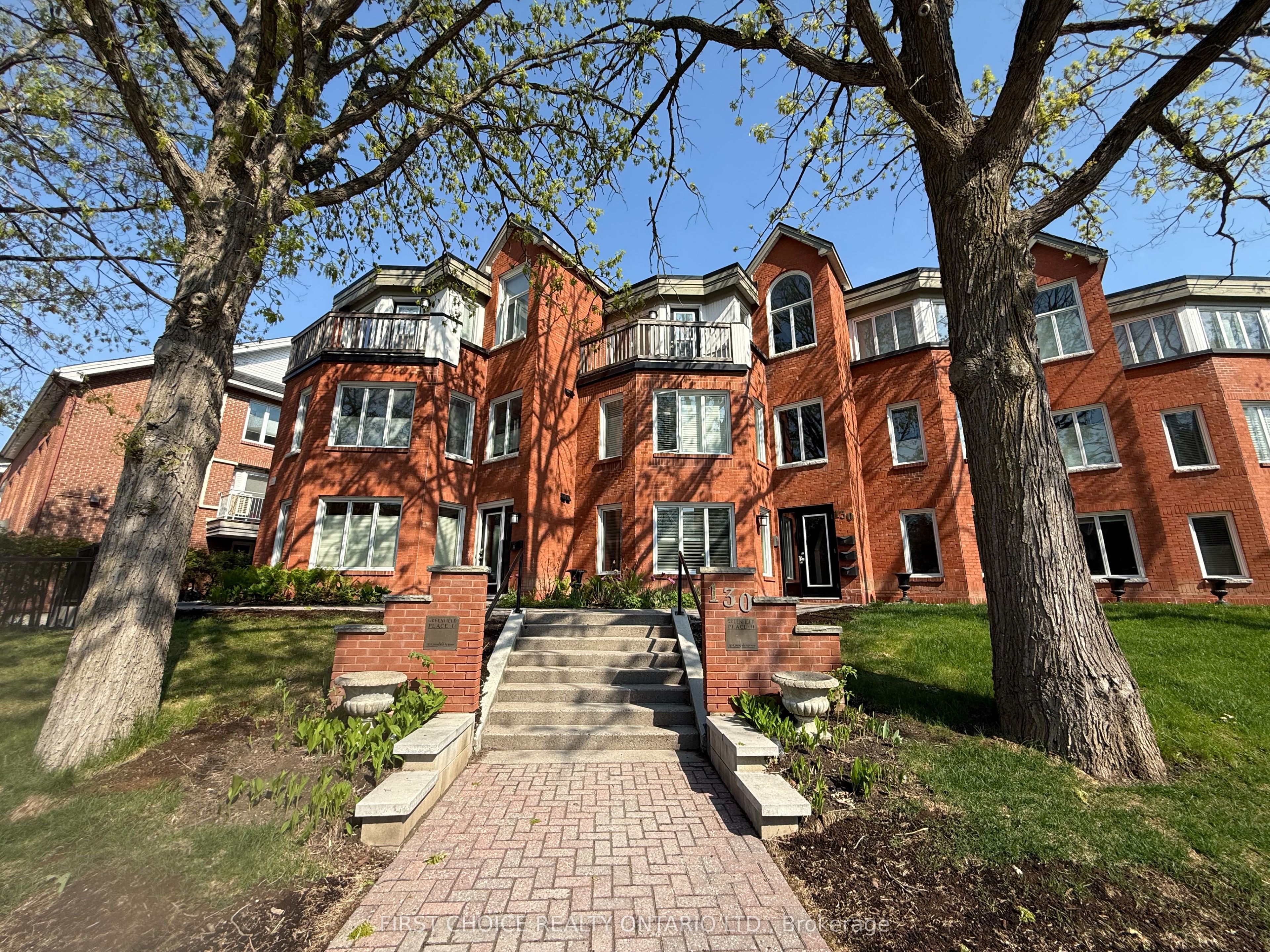 C-130 Greenfield Avenue, Ottawa, ON, K1S 5L2