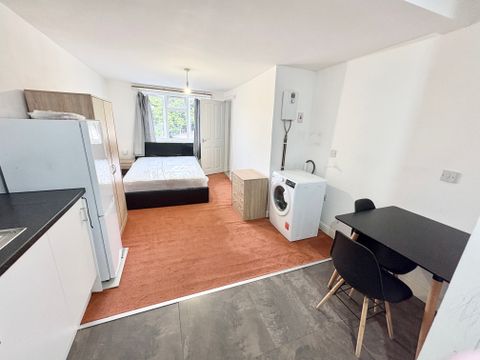 Flat 6C City Road, Birmingham B16, Studio to rent