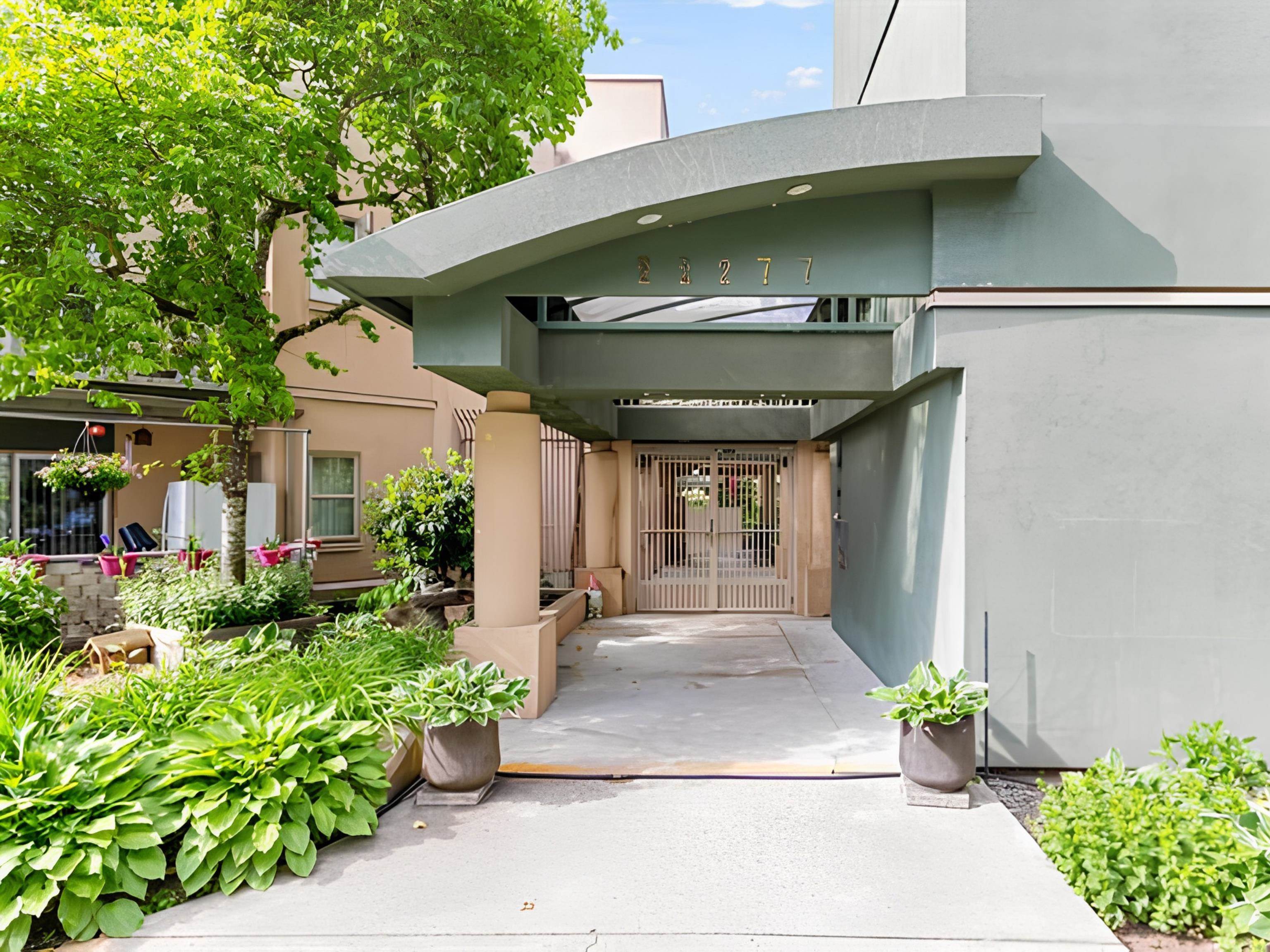 206-22277 122 Avenue, Maple Ridge, BC, V2X 3X8