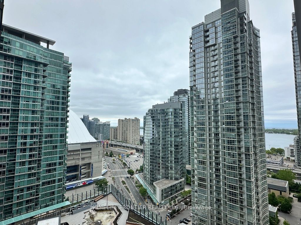 2106-3 Concord Cityplace Way, Toronto, ON, M5V 0X4
