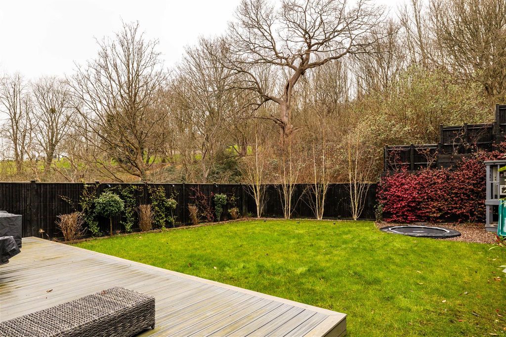 Additional image 24 of 4 bed link detached house for saleHawthorn Way, Redhill RH1