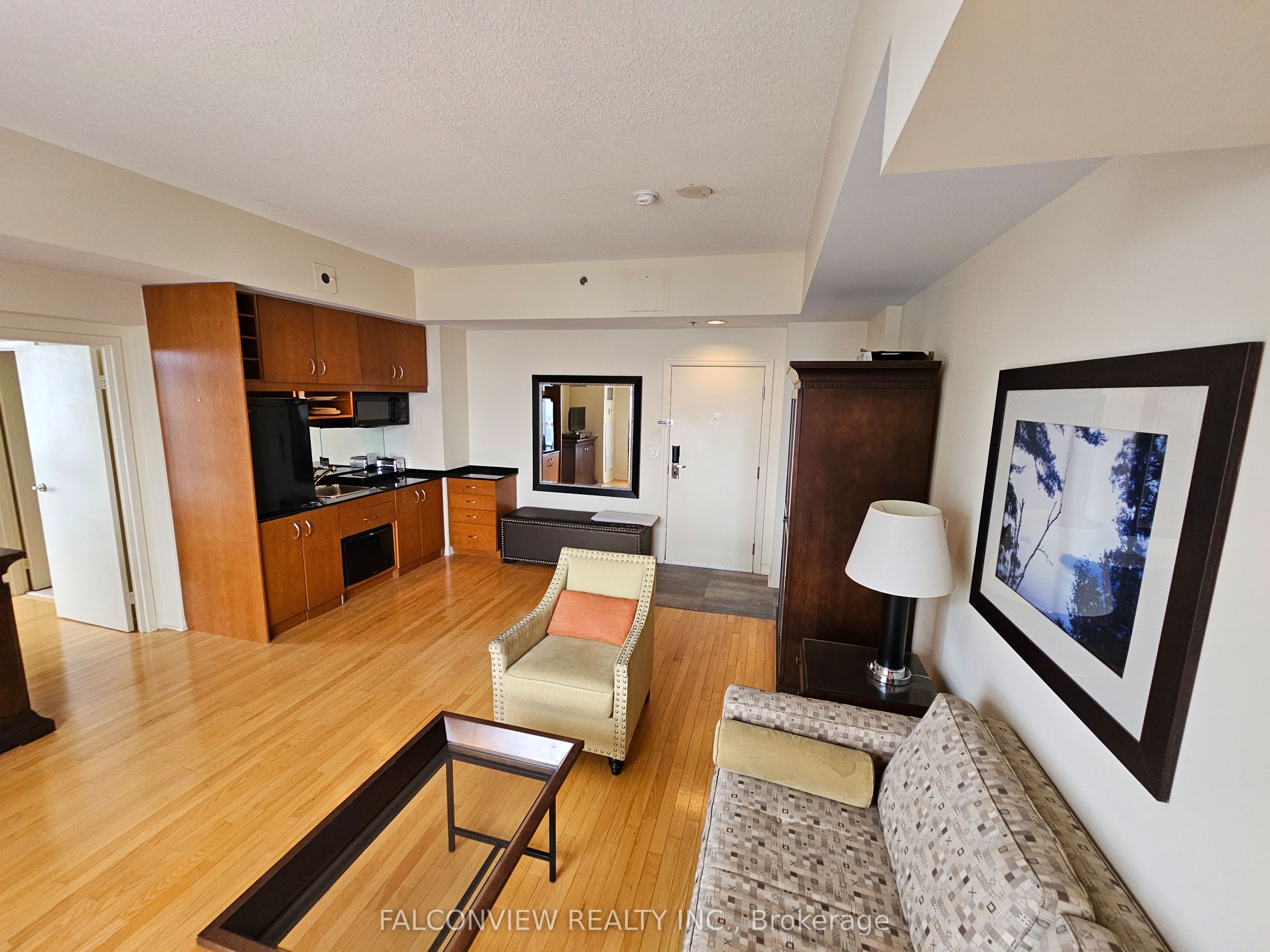 4606-1 King Street W, Toronto, ON, M5H 1A1 photo 5