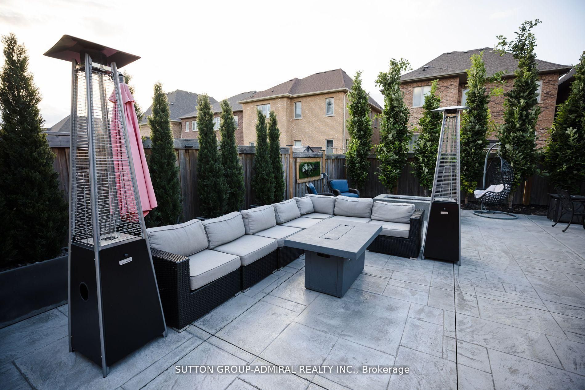 62 Bond Crescent, Richmond Hill, ON, L4E 3K5 photo 4
