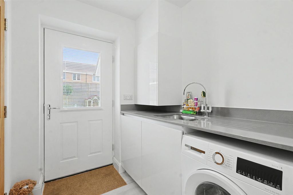 Additional image 6 of 5 bed detached house for saleElizabeth Gardens, Rochford SS4