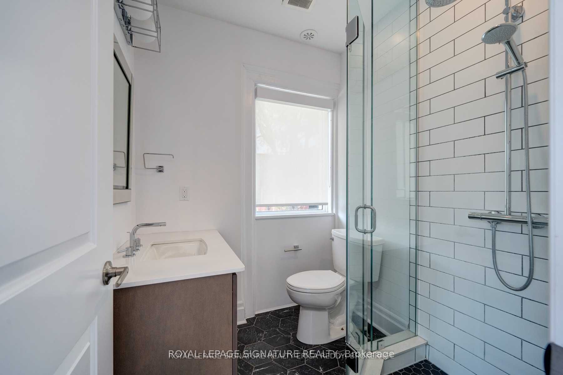 2B-1 Lansdowne Avenue, Toronto, ON, M6K 2V7 photo 3