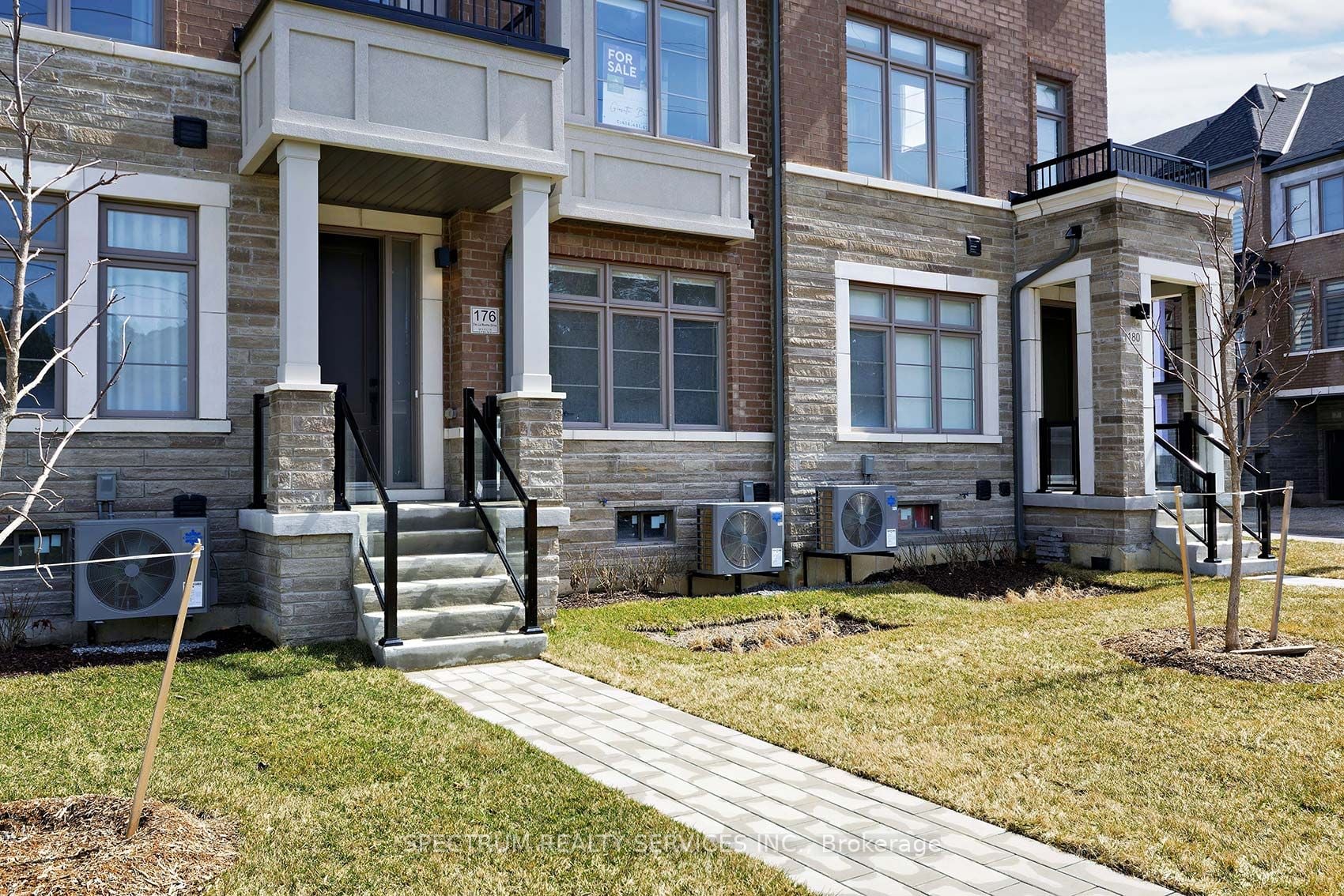 176 De La Roche Drive, Vaughan, ON, L4H 5G4 photo 4