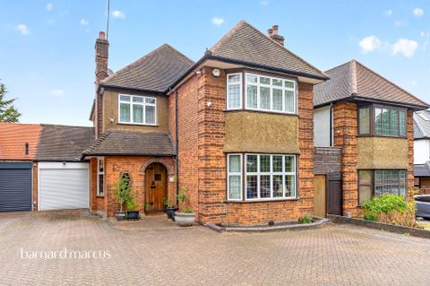 Friern Barnet Lane, London N20