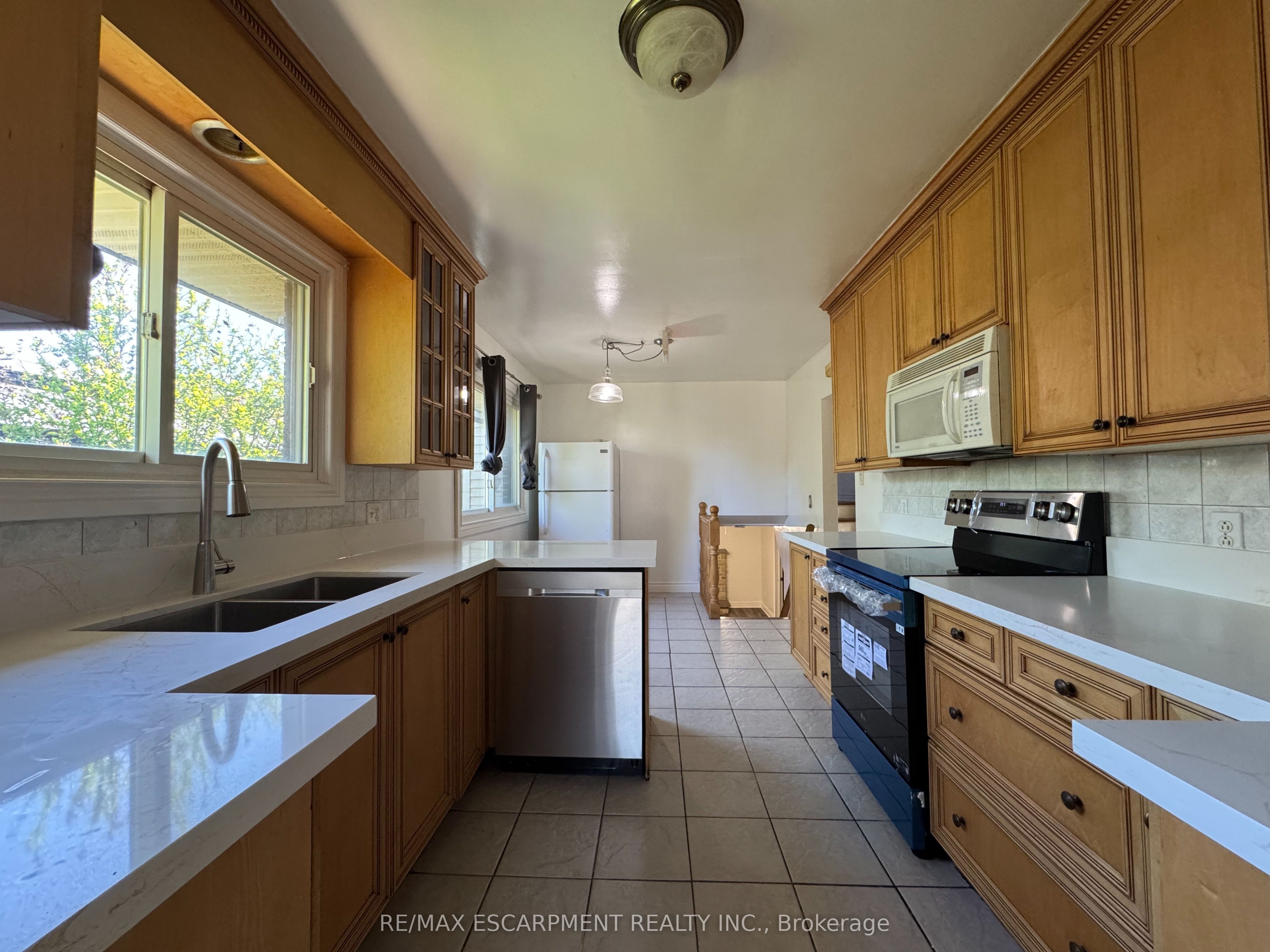Additional image 6 of 71 Hoover Crescent, Hamilton, ON, L9A 3H2