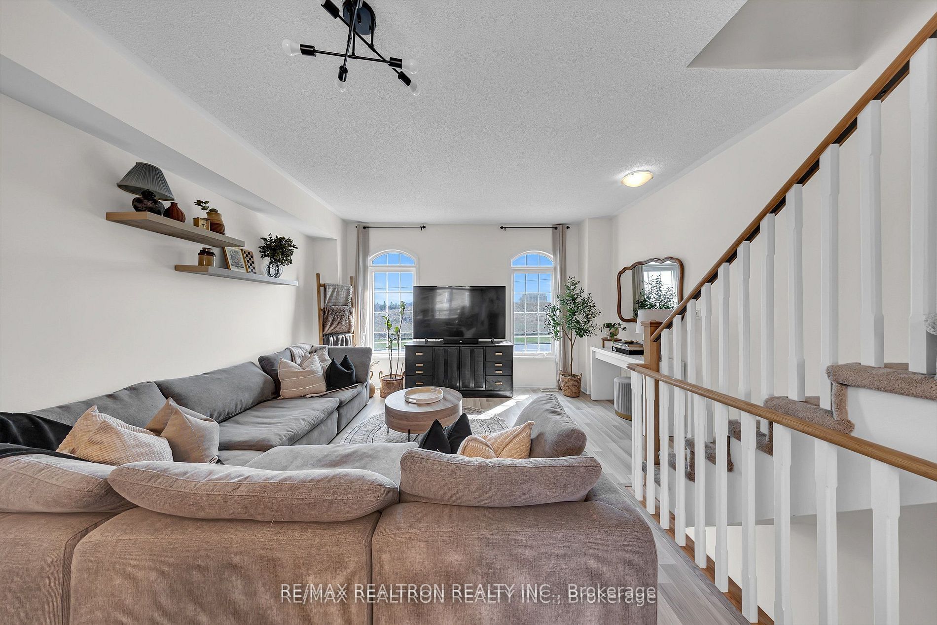 1365 Salem Road N, Ajax, ON, L1Z 0R9