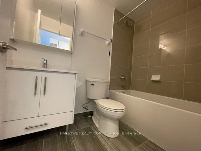 2406-105 Oneida Crescent, Richmond Hill, ON, L4B 0H6 photo 5