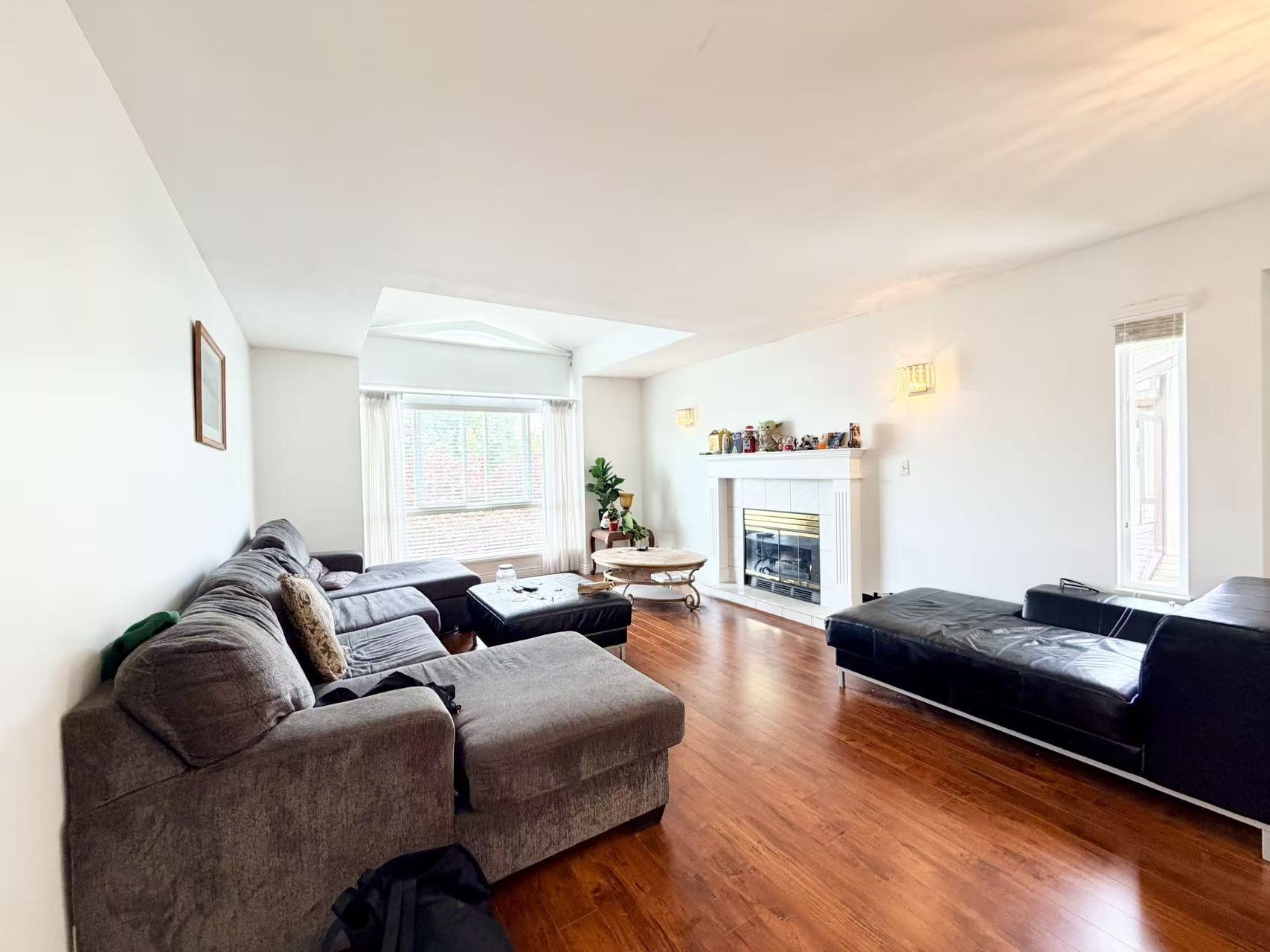 Upper-82 167a Street, Surrey, BC, V4N 3H5 photo 3