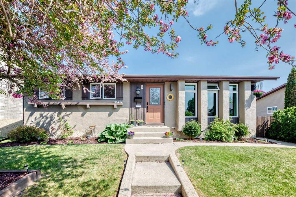 8 Haliburton Crescent, Red Deer, AB, T4N 6K3
