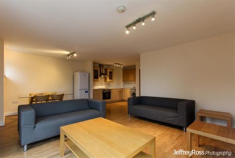 Central Court, Roath CF24