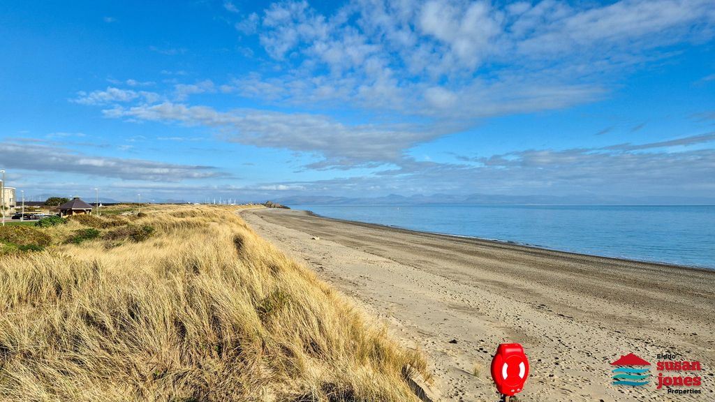 Additional image 2 of 3 bed terraced house for saleSouth Beach, Pwllheli LL53