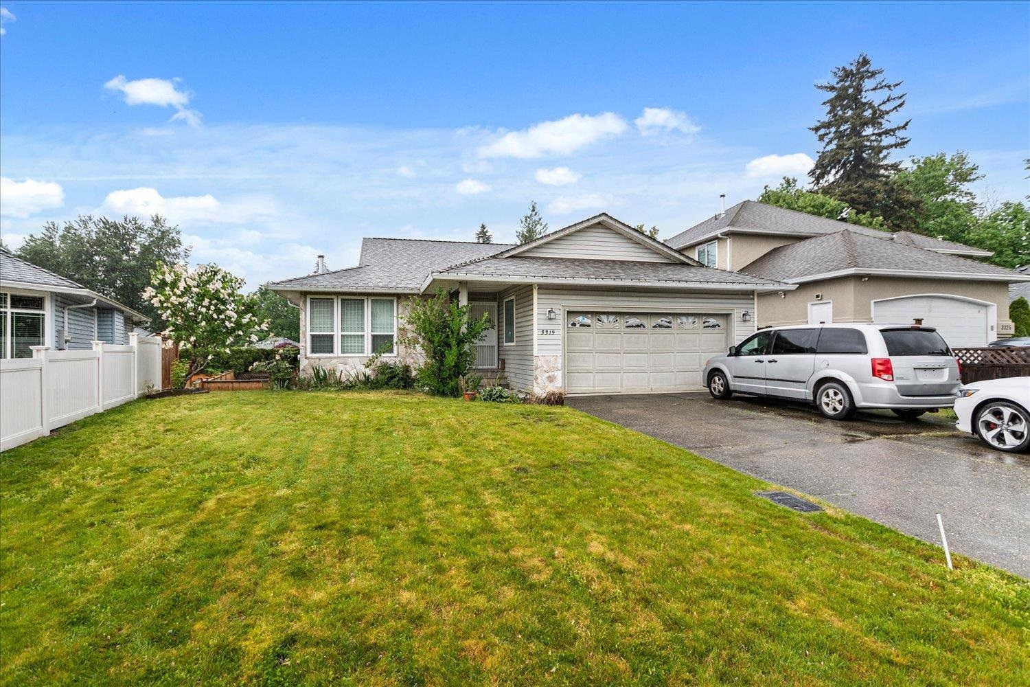 3319 Firhill Drive, Abbotsford, BC, V2T 5L4 photo 2