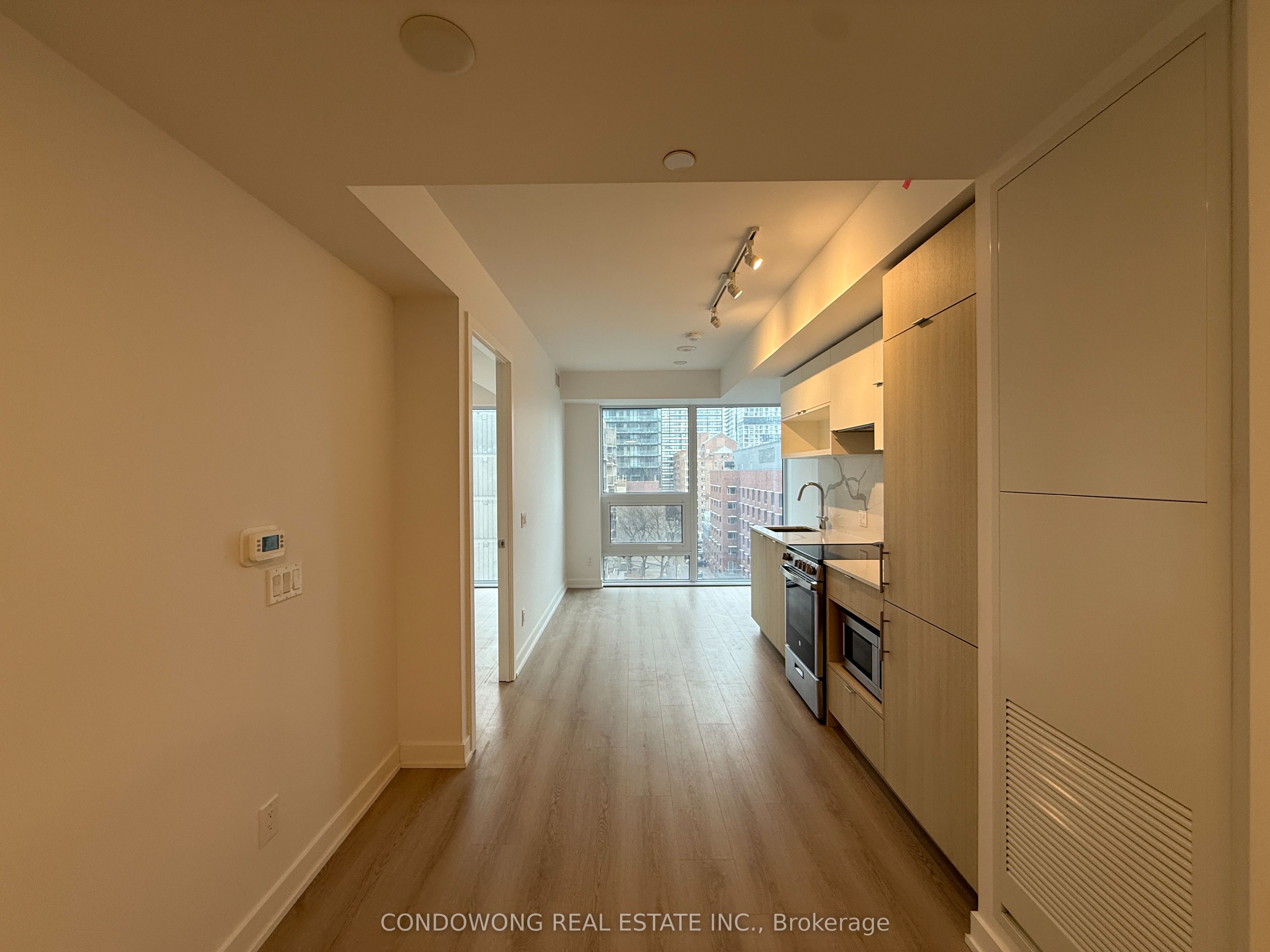 901-100 Queen Street E, Toronto, ON, M5C 0B5
