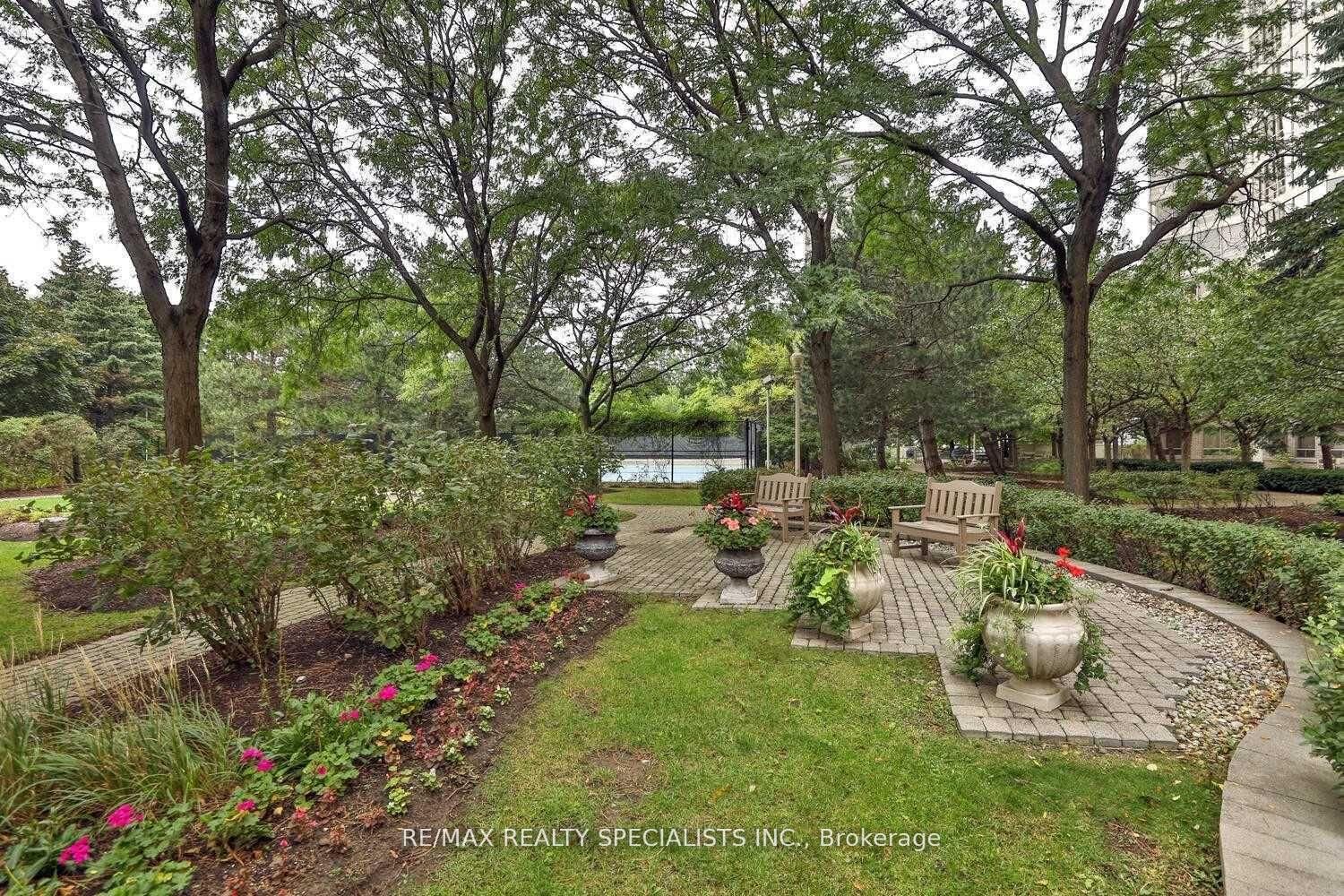 601-45 Kingsbridge Garden Circle, Mississauga, ON, L5R 3K4 photo 3