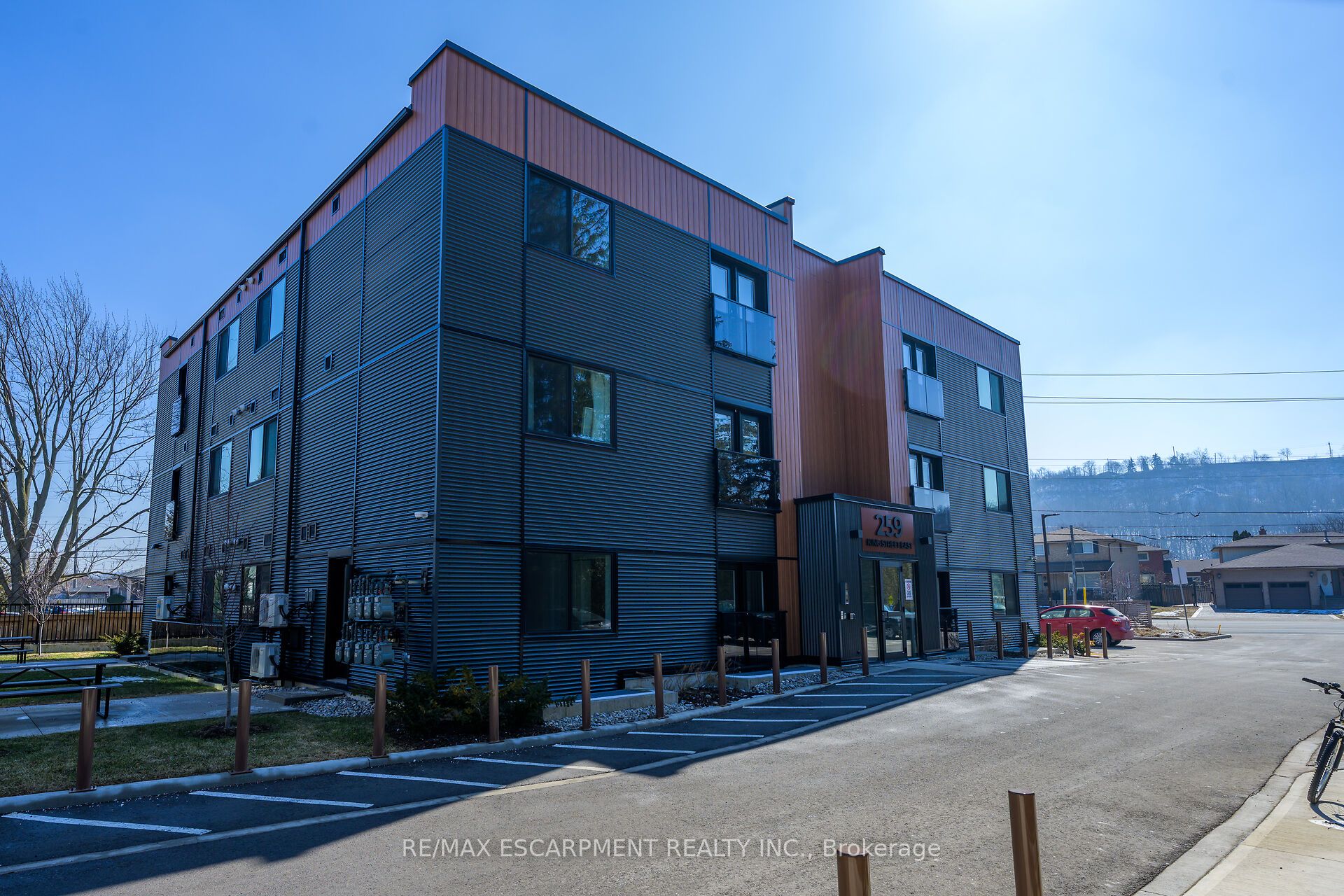 Additional image 4 of 302-261 King Street E, Hamilton, ON, L8G 1L9