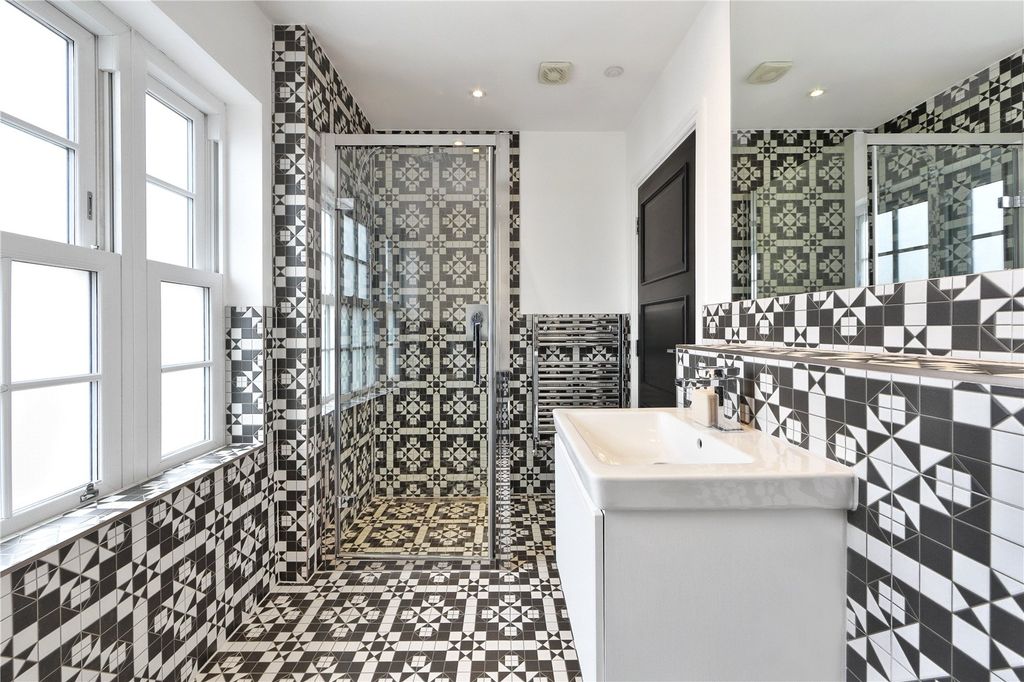 Additional image 28 of 6 bed detached house for saleViburnum Gate, Radlett, Hertfordshire WD7