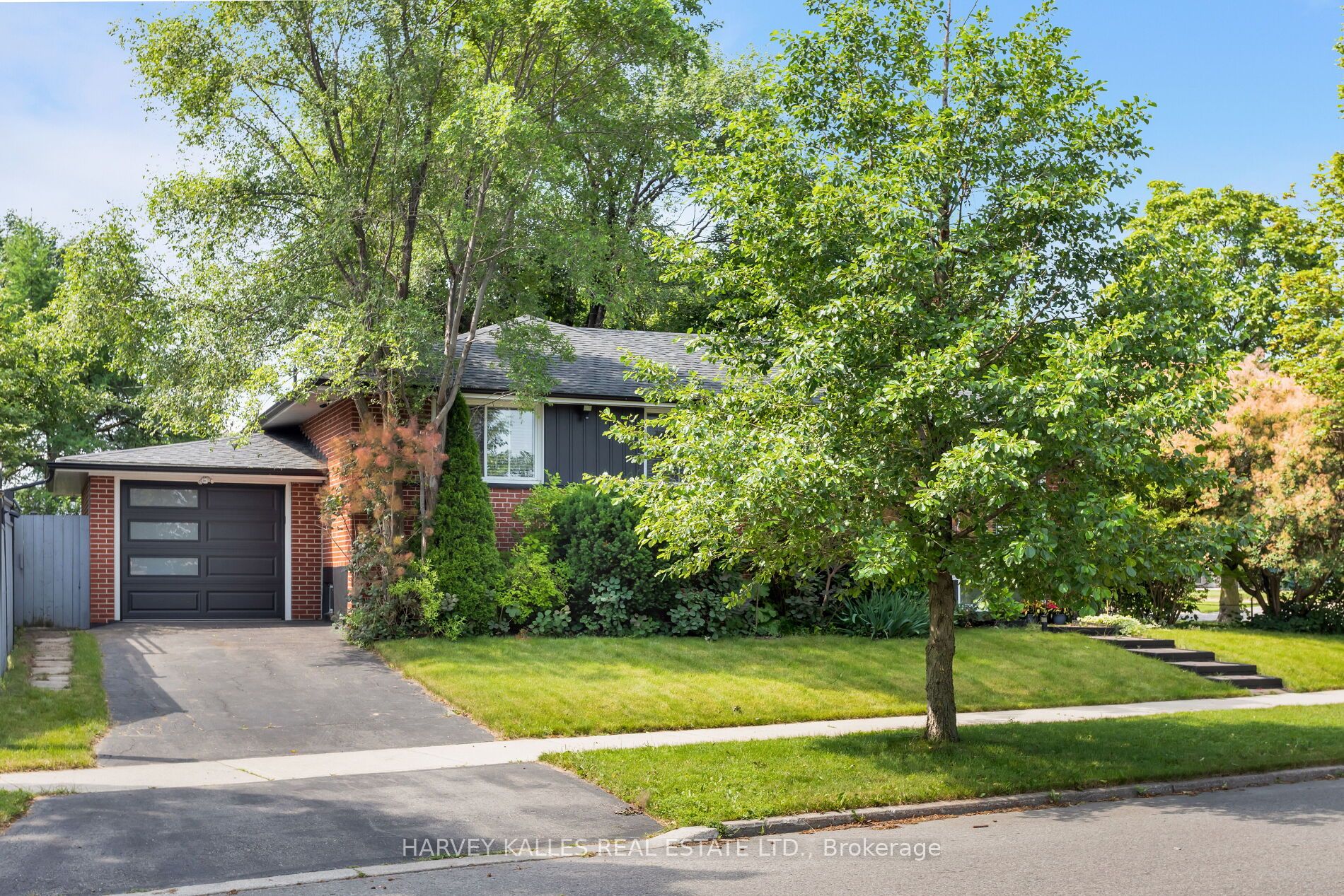 49 Learmont Drive, Toronto, ON, M9R 2E9 photo 2