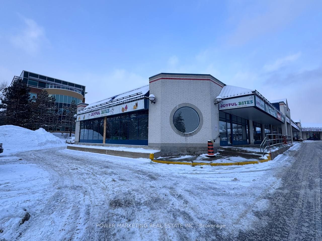 18-471 Hazeldean Road, Ottawa, ON, K2L 1V4