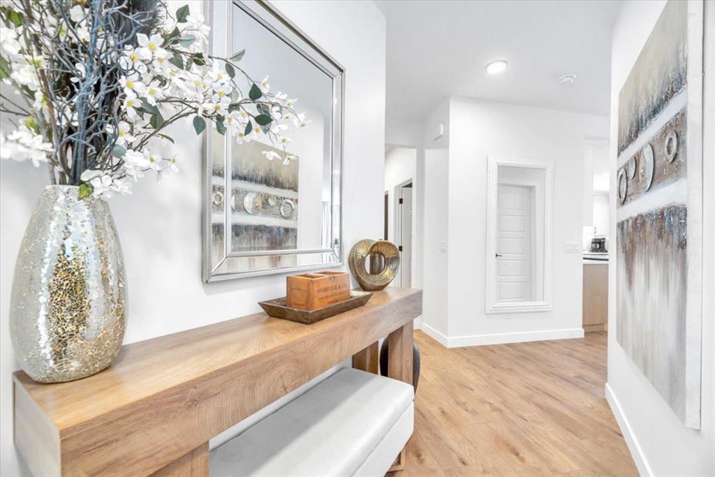 77 Versant Point SW, Calgary, AB, T2Z 0Z5 photo 4