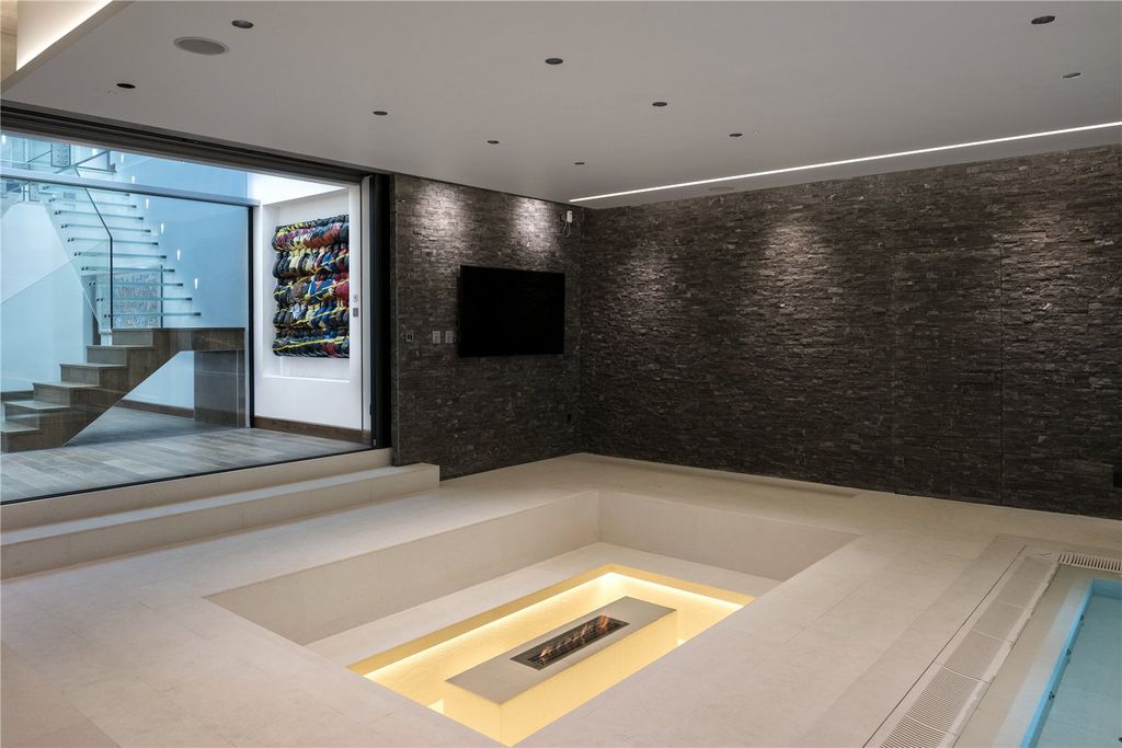Additional image 26 of 7 bed detached house for saleThe Warren, Radlett, Hertfordshire WD7