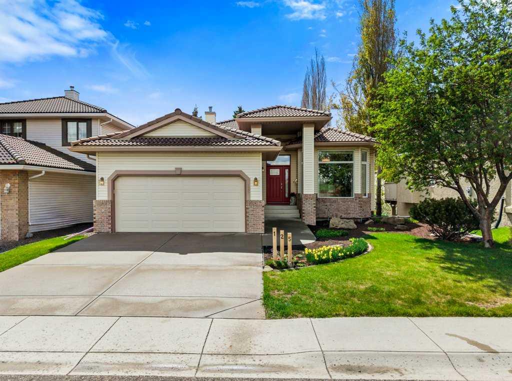 125 Woodpark Close SW, Calgary, AB, T2W 6H1