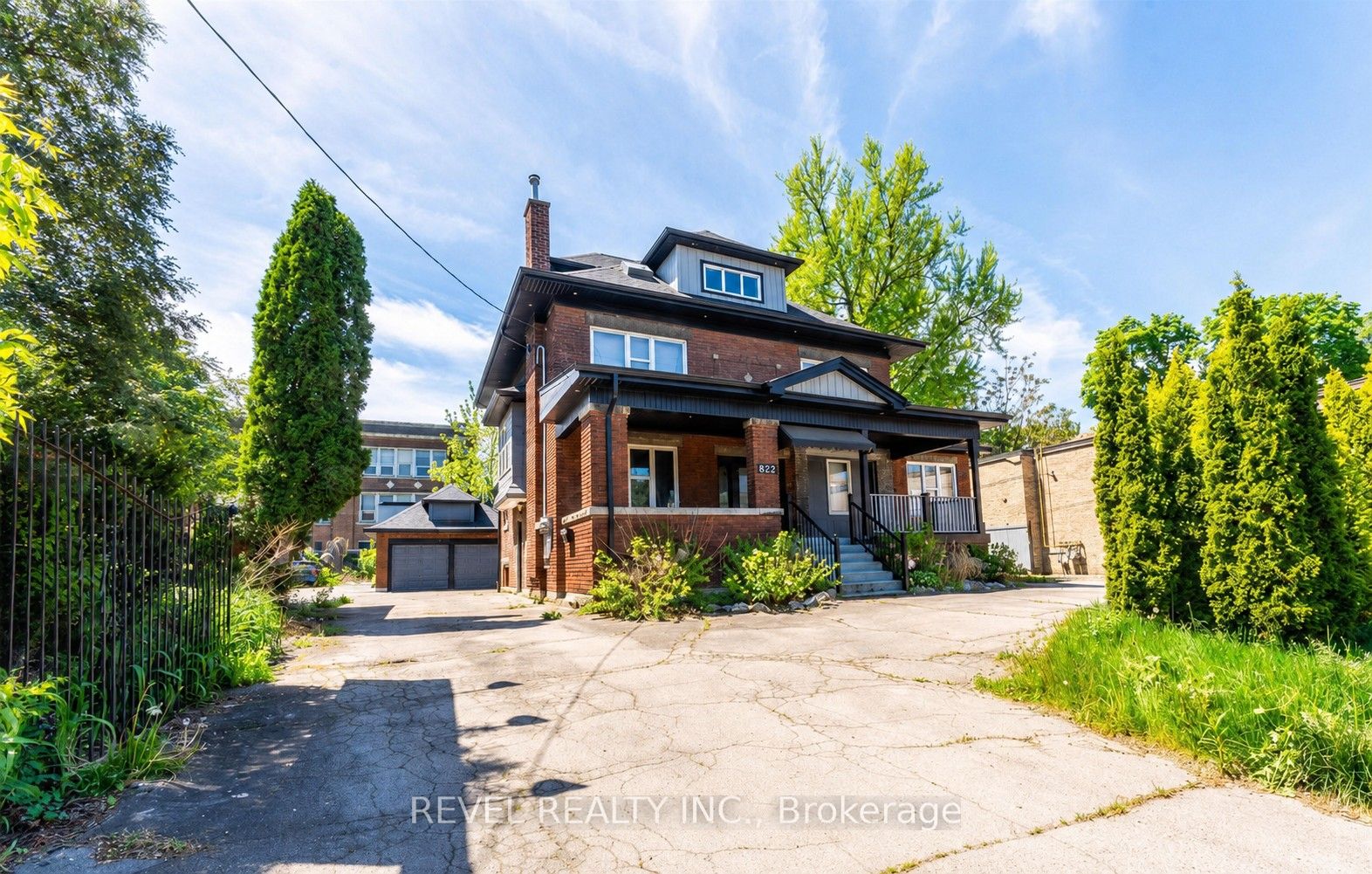 822 Main Street E, Hamilton, ON, L8M 1L6