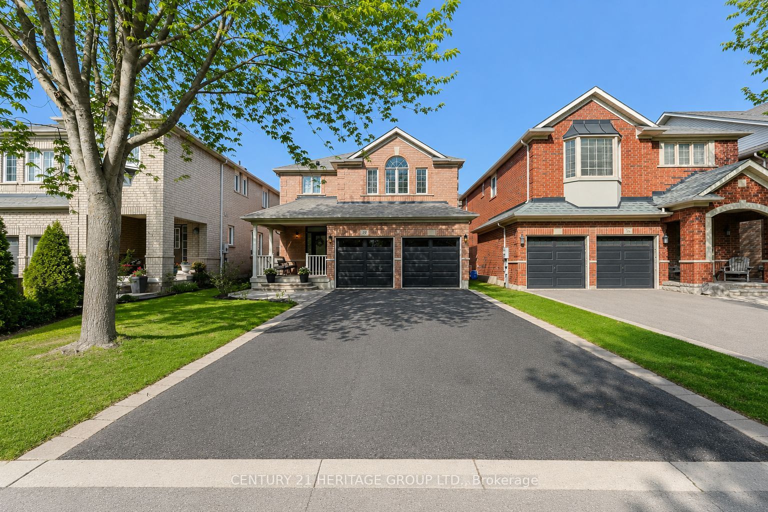 996 Oaktree Crescent, Newmarket, ON, L3X 2Z2