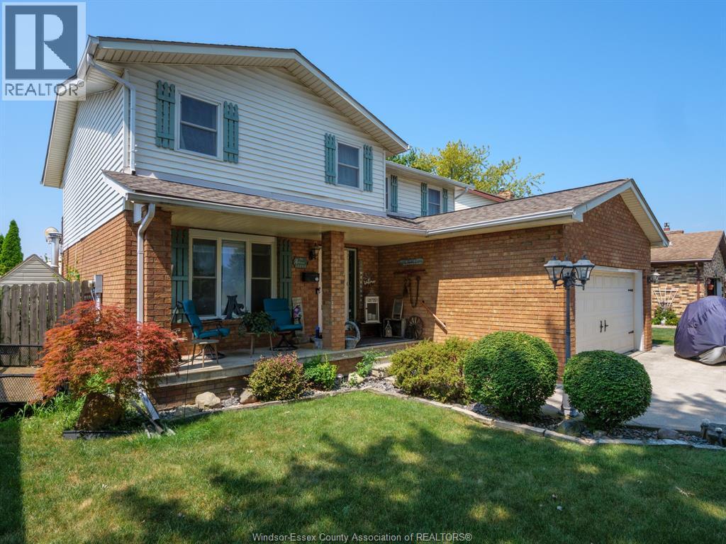 12033 St Thomas , Tecumseh, ON, N8N3V6