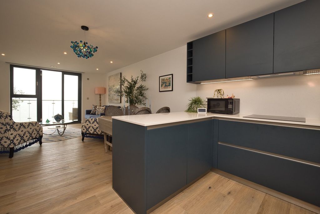 2 bed flat for saleBeach Drive, Ramsgate, Kent CT11 photo 5