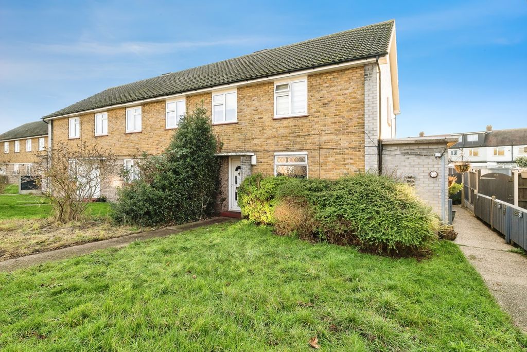 2 bed maisonette for saleFyfield Road, Rainham RM13