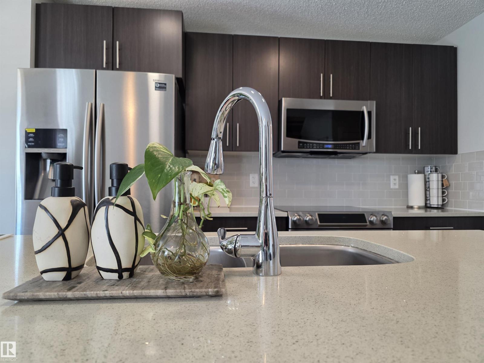 491 Ebbers Way NW, Edmonton, AB, T5Y3T7 photo 5