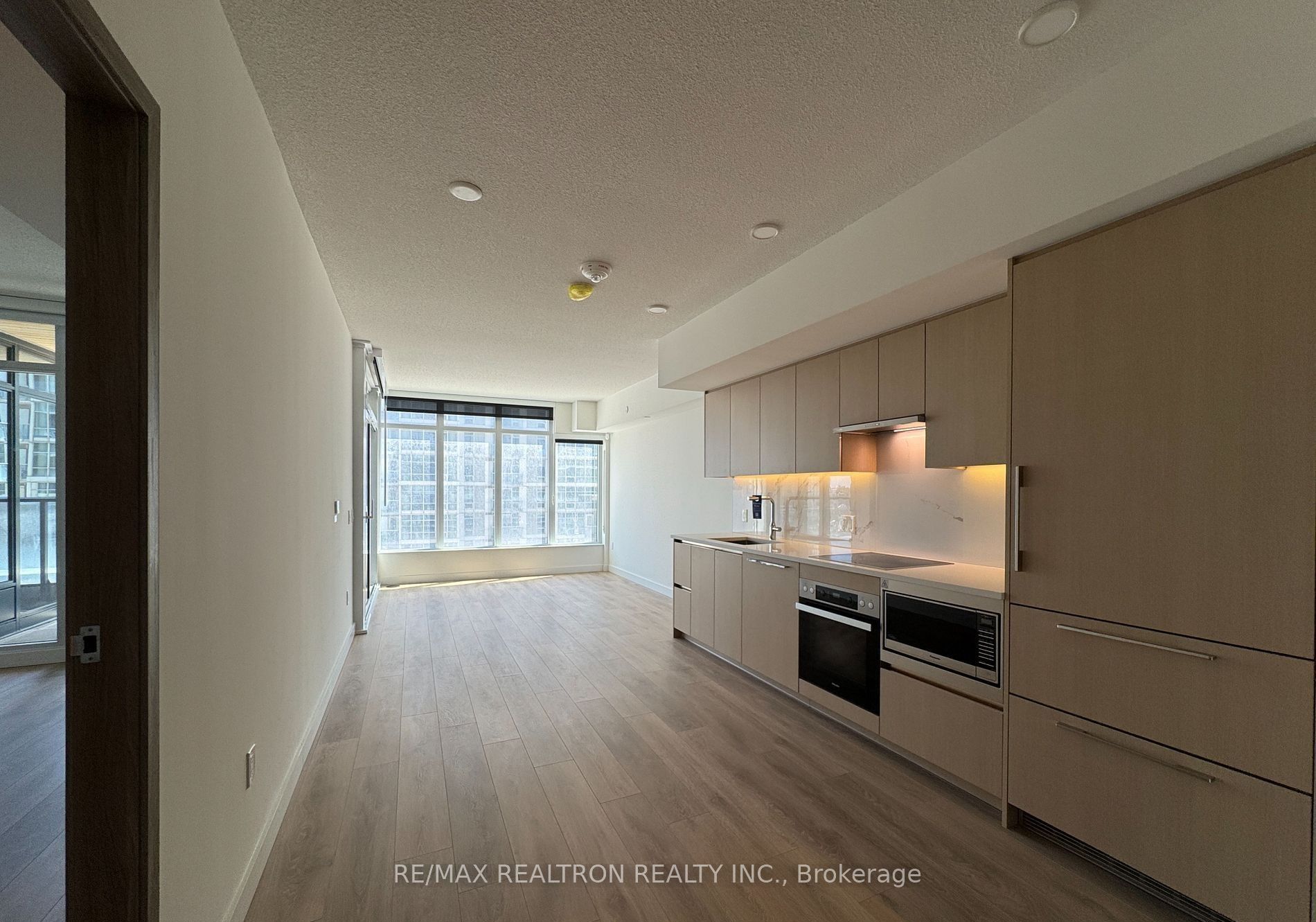 312-1 Concord Cityplace Way, Toronto, ON, M5V 0X3 photo 4
