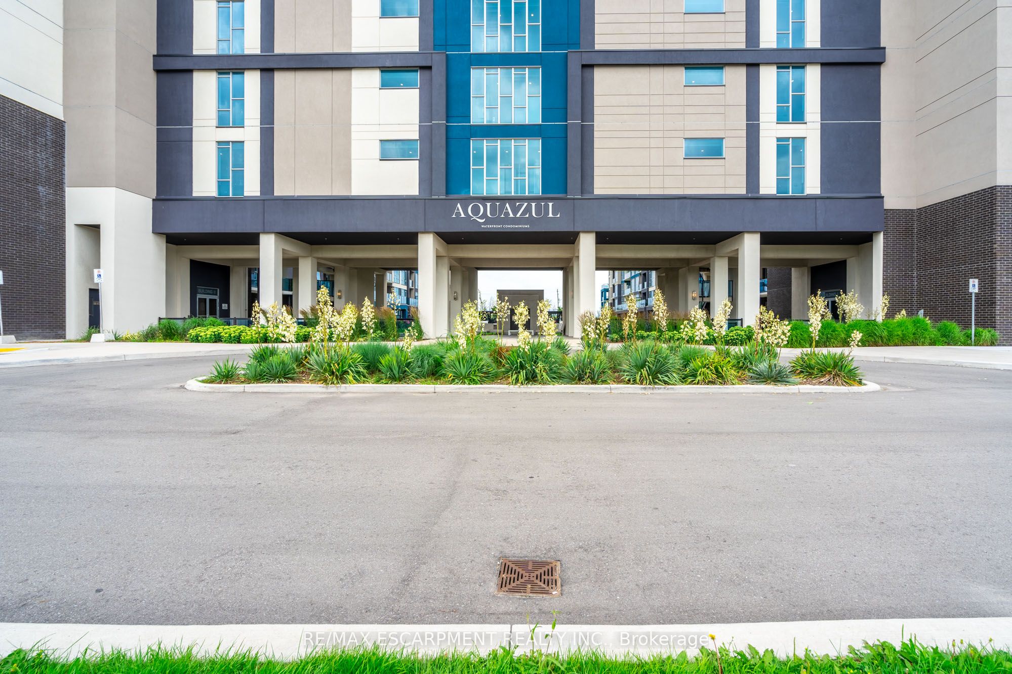 205-16 Concord Place S, Grimsby, ON, L3M 0J1