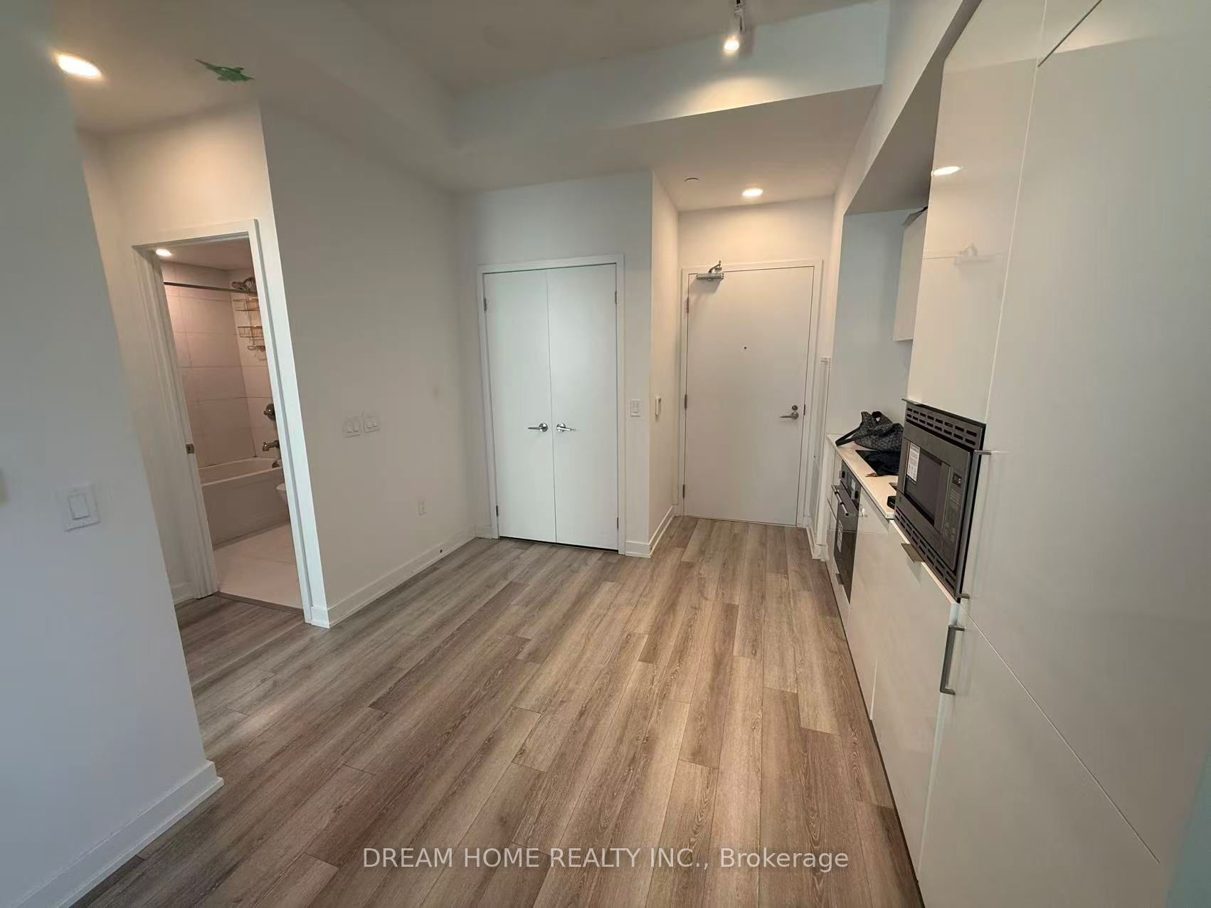 Additional image 3 of 702-238 Simcoe Street, Toronto, ON, M5T 0E2