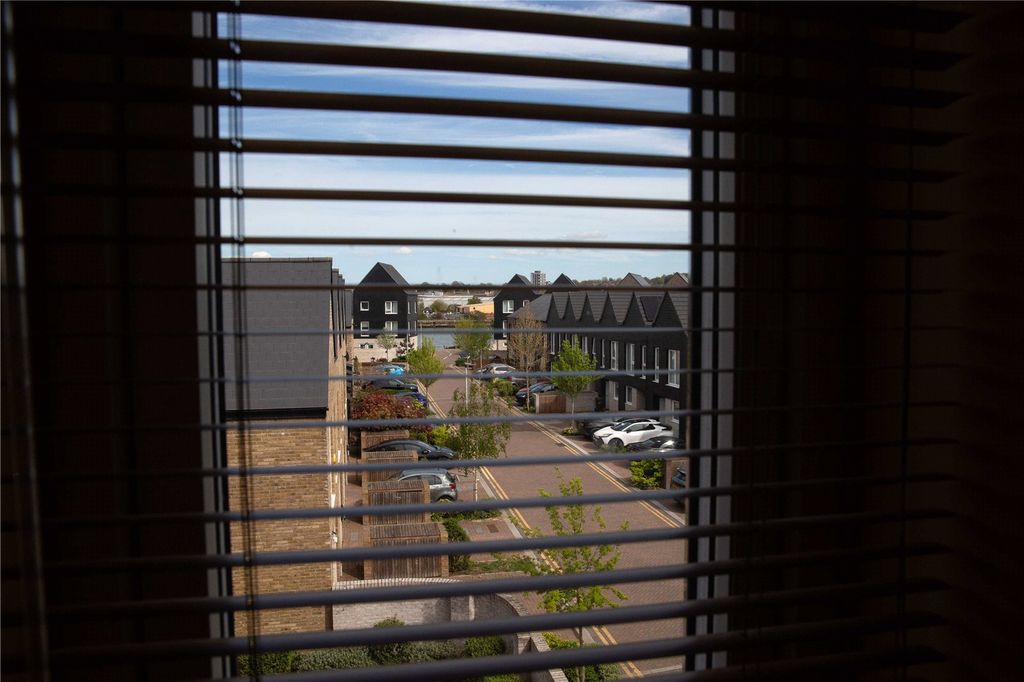 Additional image 14 of 2 bed flat for saleCorys Road, Rochester, Kent ME1