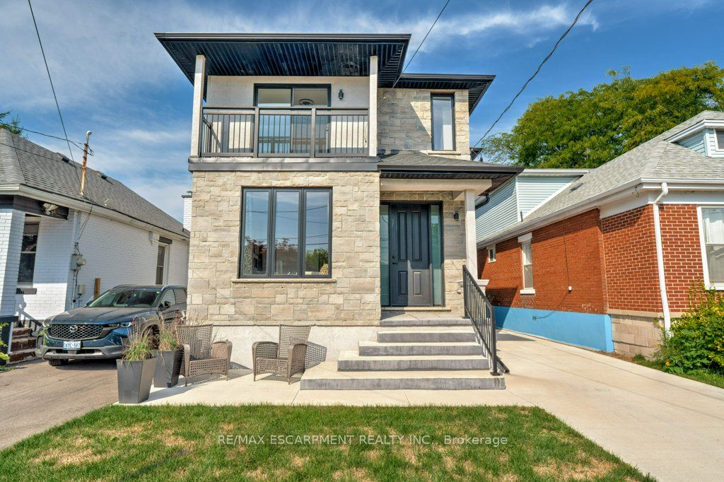 38 East 16th Street, Hamilton, ON, L9A 4H9 photo 2