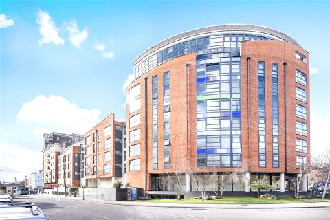 Kennet Street, Reading, Berkshire RG1