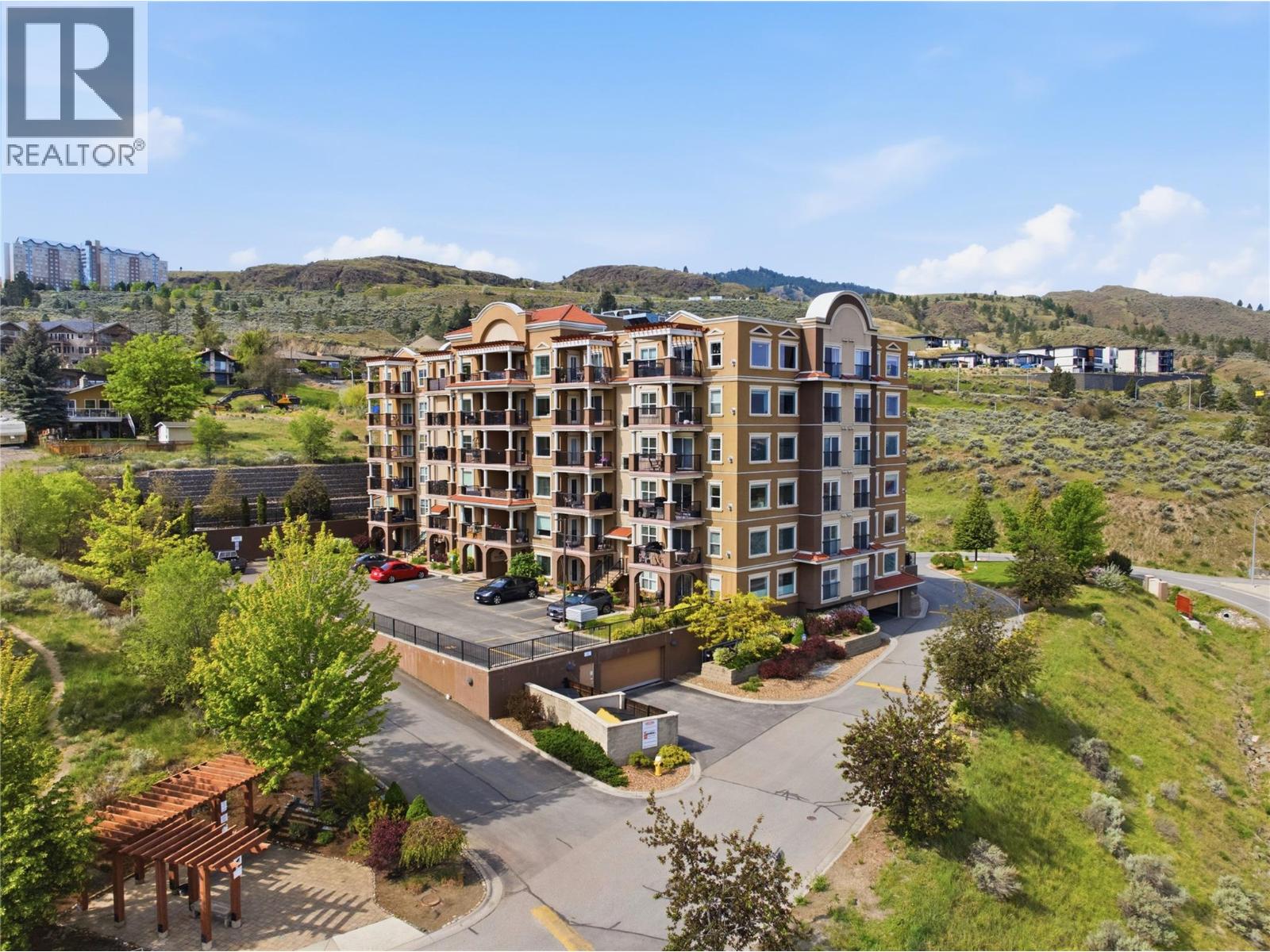 202-975 Victoria  W Street, Kamloops, BC, V2C0C2
