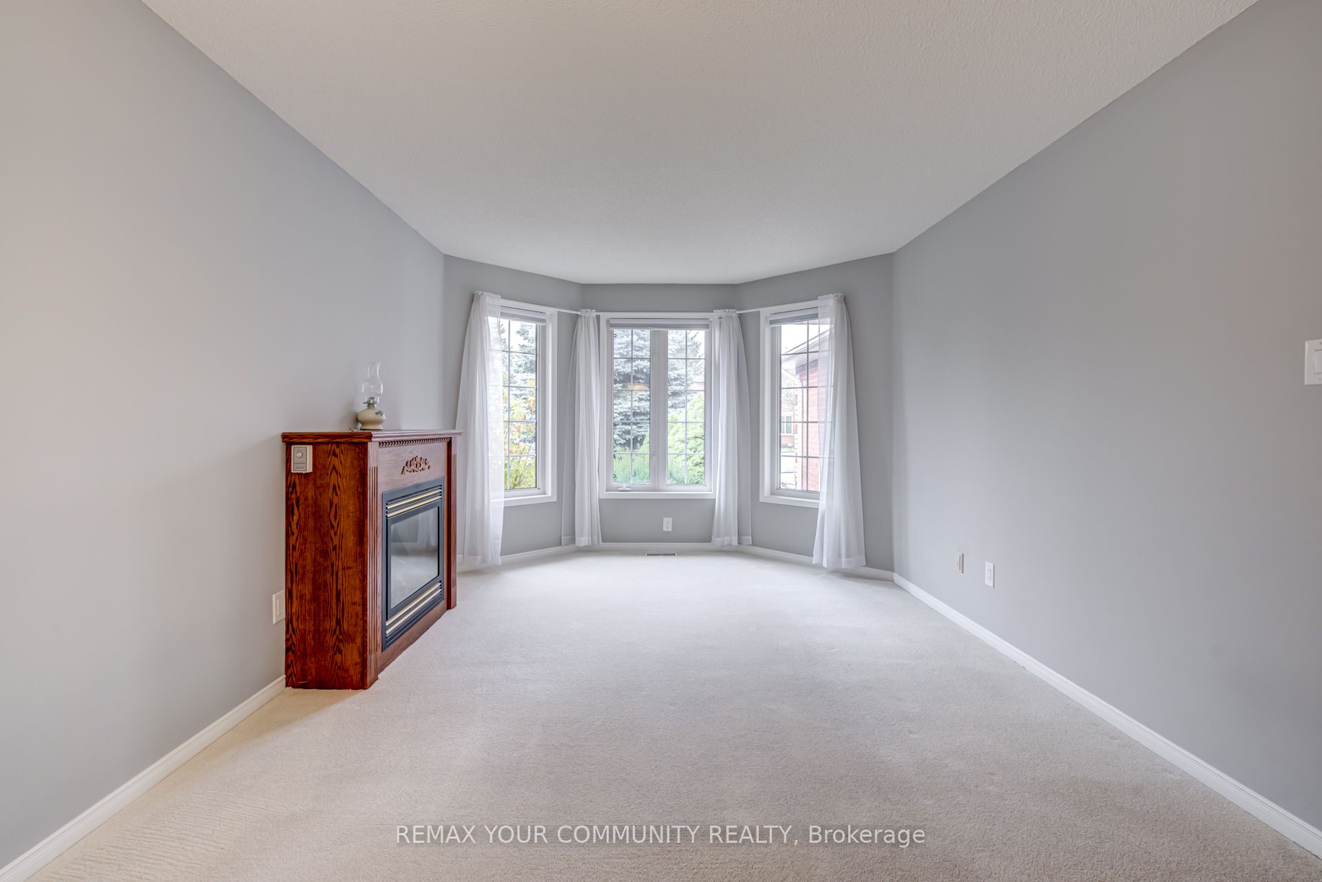 47 Mcveigh Drive, Barrie, ON, L4N 7E4 photo 3