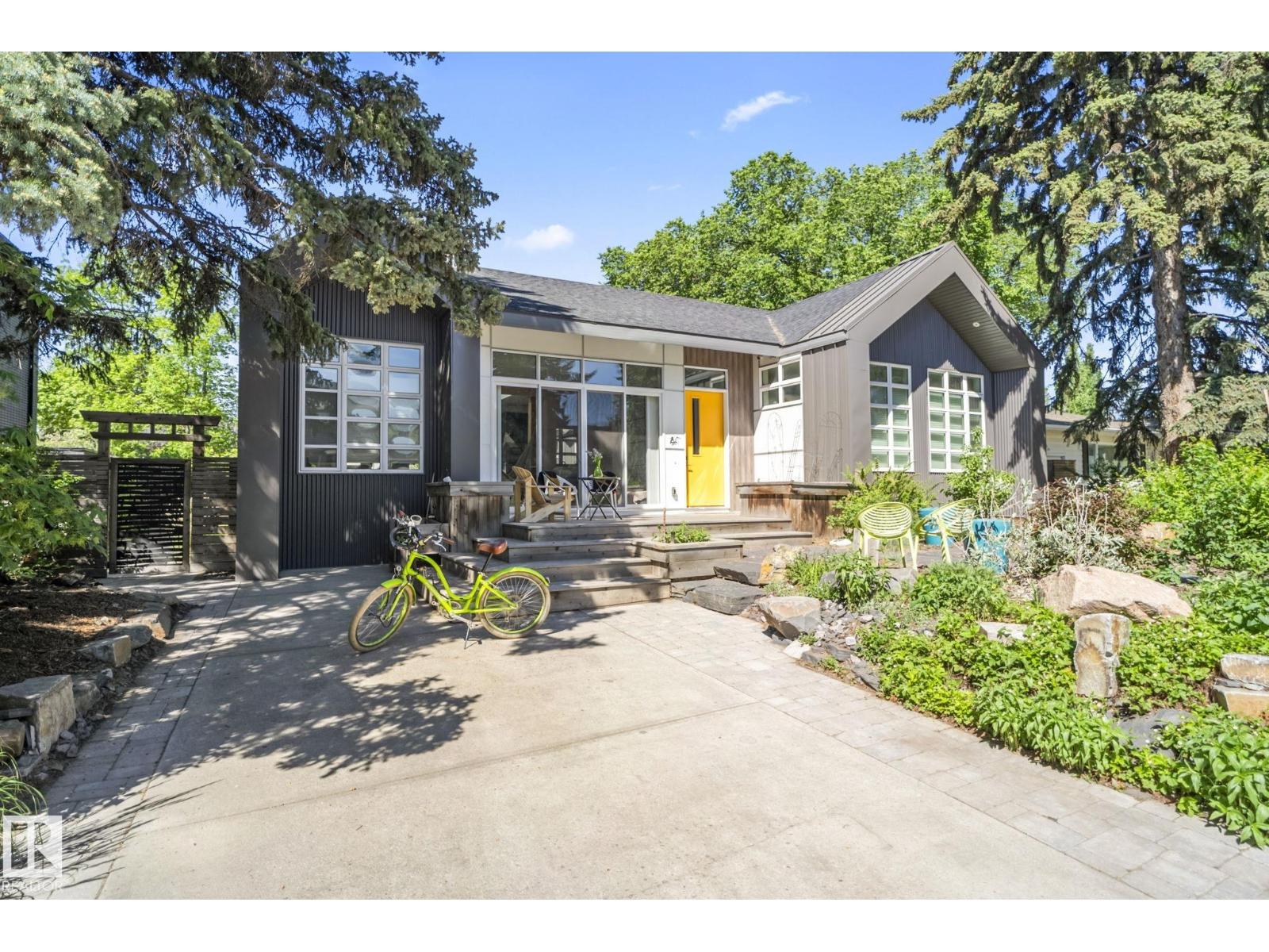 7222 119 Street NW, Edmonton, AB, T6G1V6