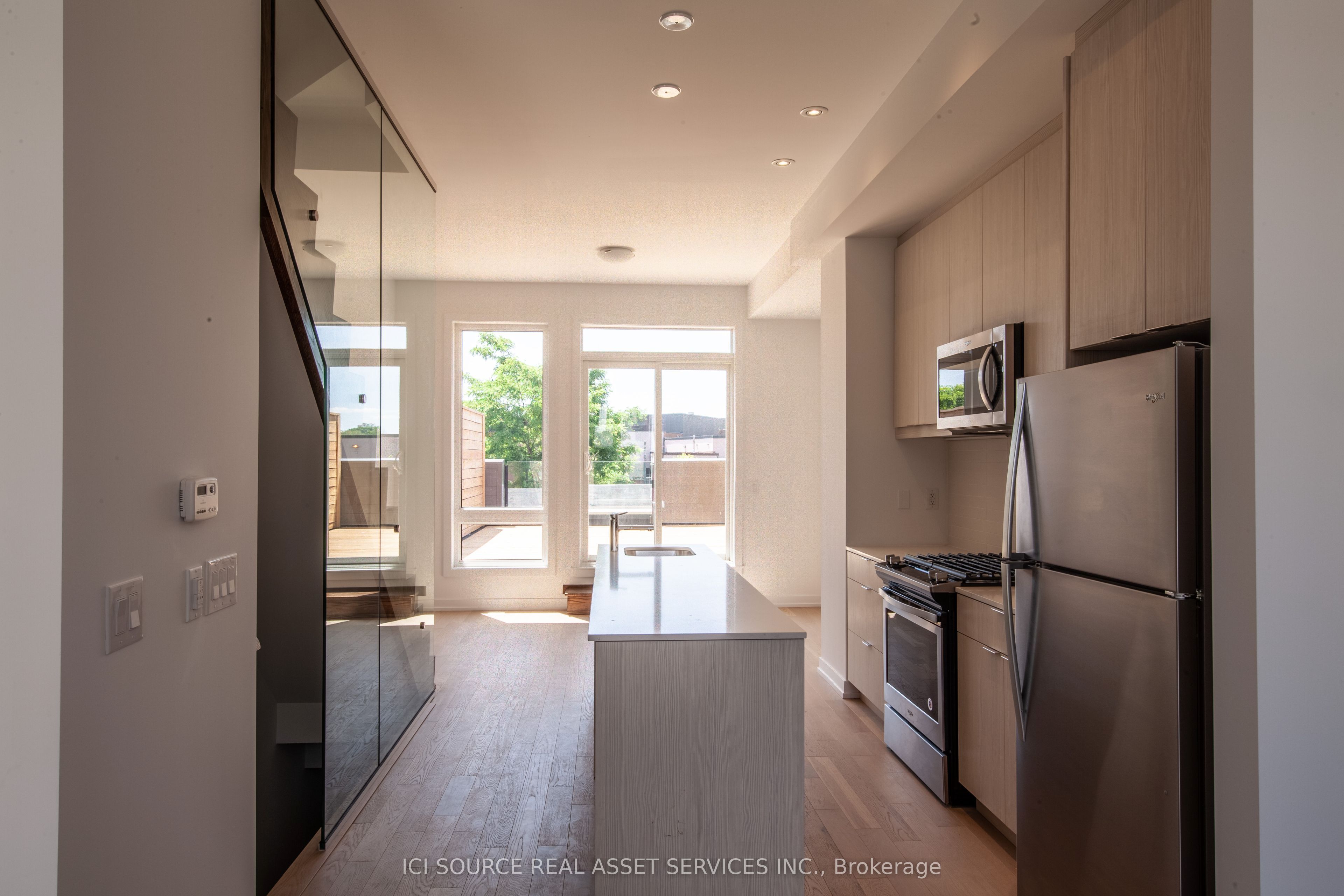 66B Perth Avenue, Toronto, ON, M6R 0A8 photo 4